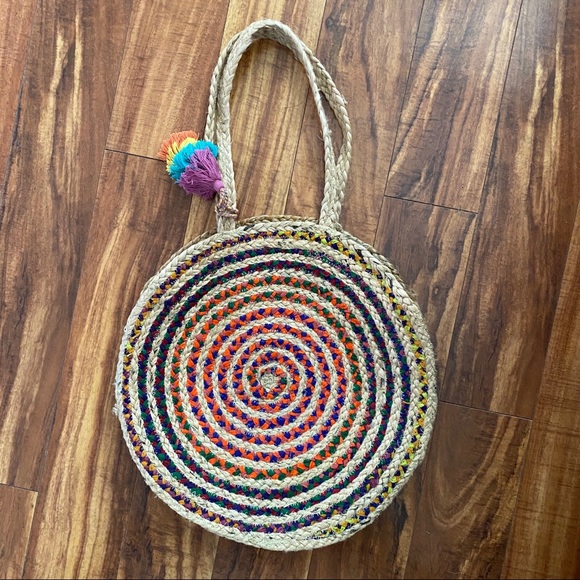 Shiraleah Handbags - Shiraleah round bag with tassel